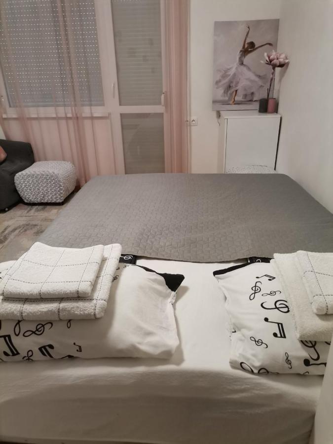סופיה Brand New Apartment מראה חיצוני תמונה